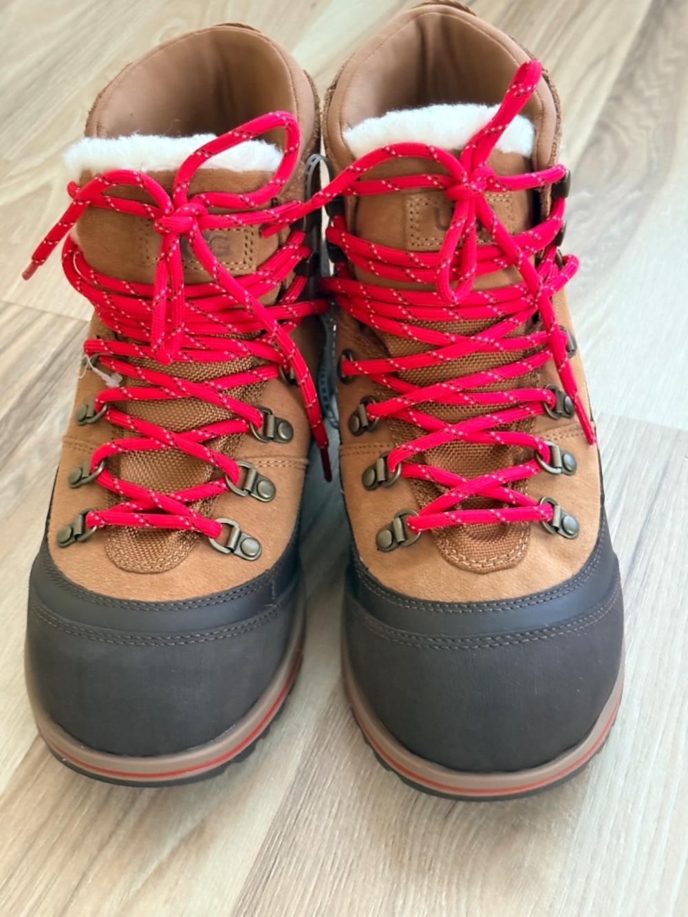 UGG bracken hiking boots feature chestnut suede uppers and vibrant red laces. - Picture 3 of 9